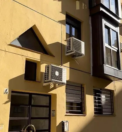 En Luis Montoto, Nervion. Centrico Apartment Sevilla