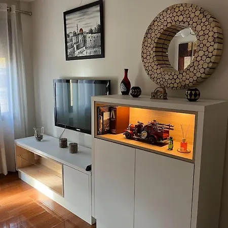 Apartamento En Luis Montoto, Nervión. Céntrico *