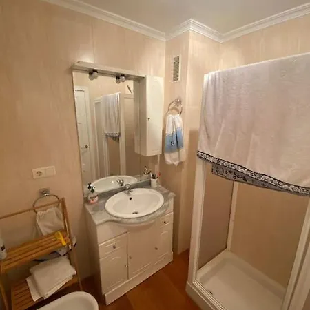 Apartamento En Luis Montoto, Nervión. Céntrico *