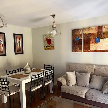 Apartamento En Luis Montoto, Nervión. Céntrico